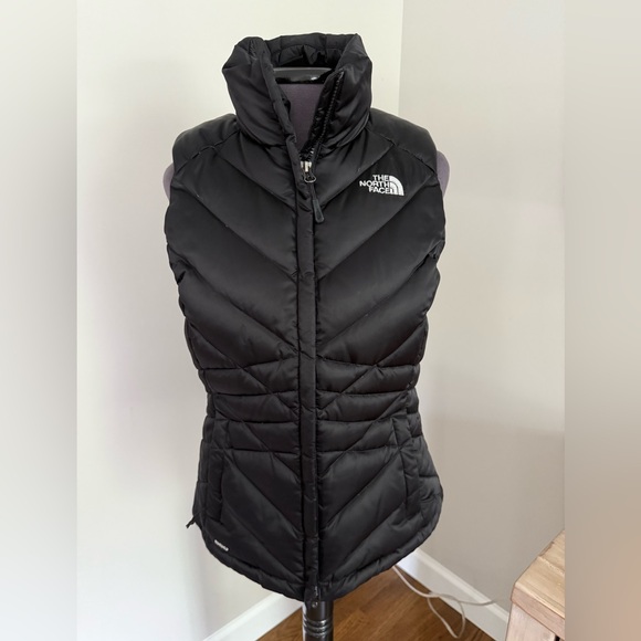 The North Face Women's Quilted Black Vest - Picture 1 of 4